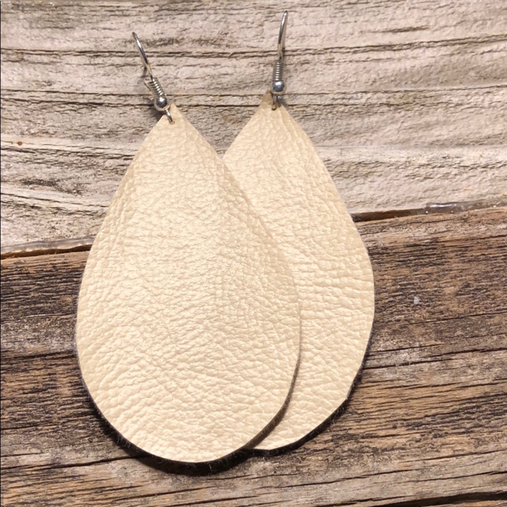 Leather earrings